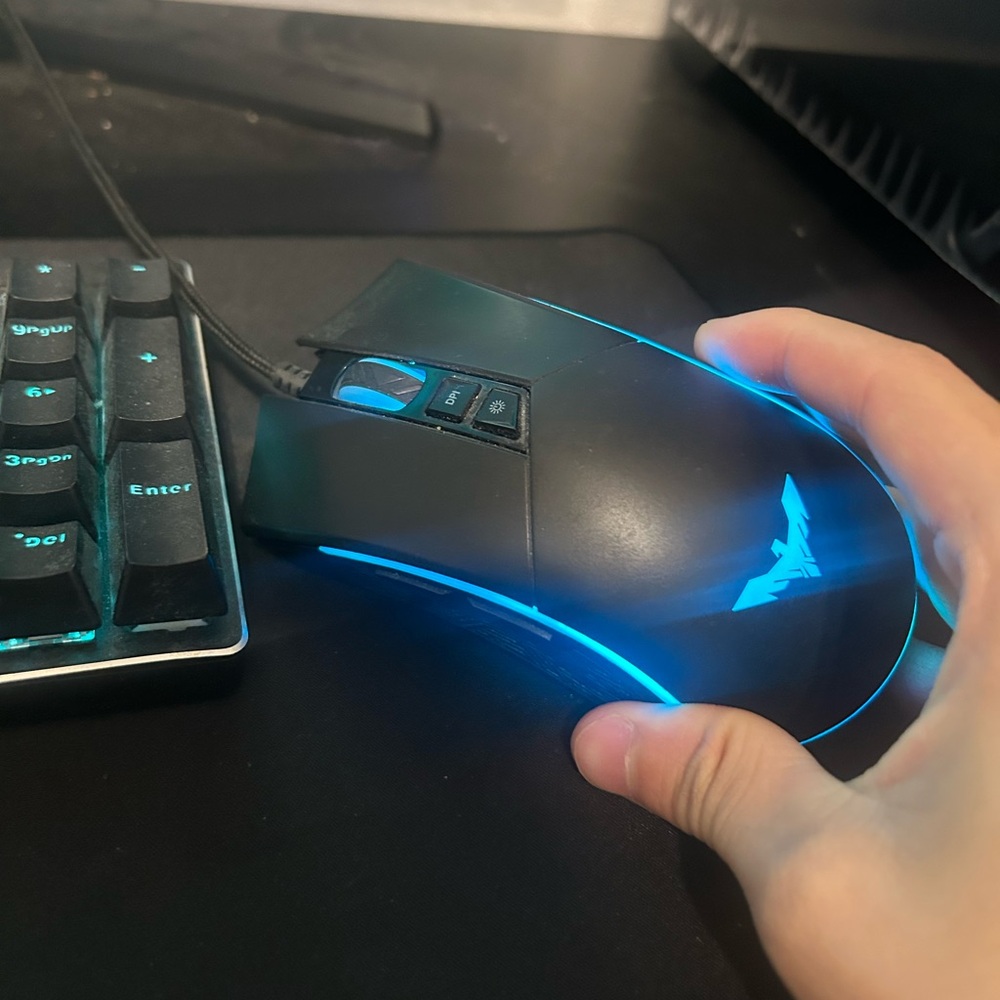 RGB Gaming Keyboard - Picture 3 of 6